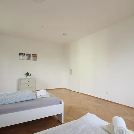 Apartmenthaus - Grosszugige Fur Je 6 Personen Mit Balkon Apartment
