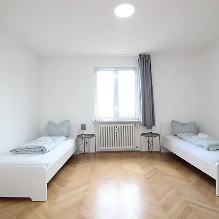 Apartmenthaus - Grosszugige Fur Je 6 Personen Mit Balkon Apartment Kitzingen