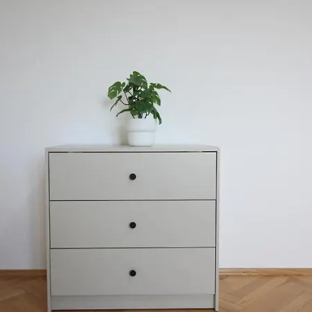 Apartmenthaus - Grosszugige Fur Je 6 Personen Mit Balkon Apartment Kitzingen