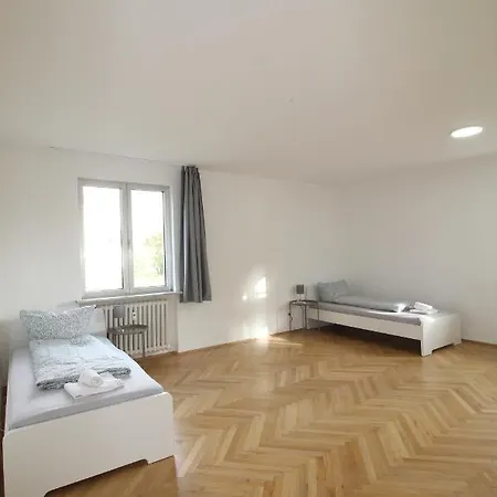 Apartmenthaus - Grosszugige Fur Je 6 Personen Mit Balkon * Kitzingen